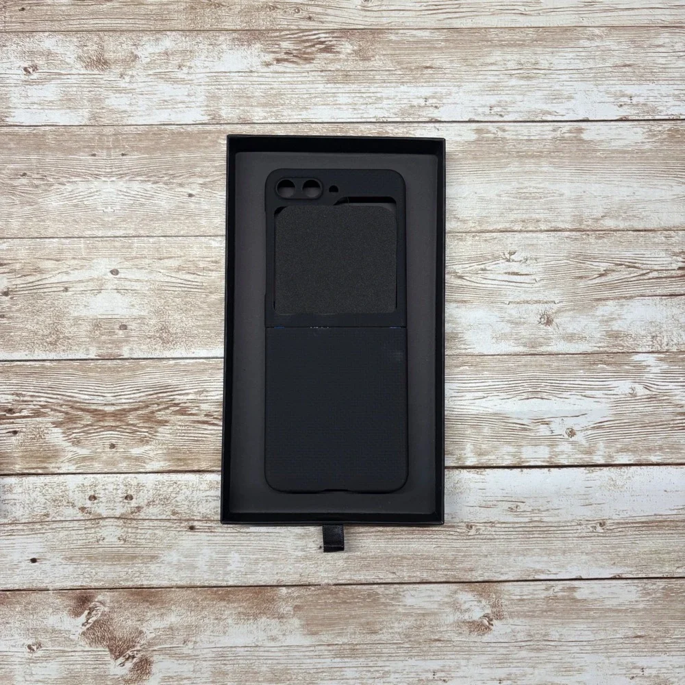 Latercase Galaxy Z Flip‎ 5 Midnight Phone Case Impossibly Thin New Open Box